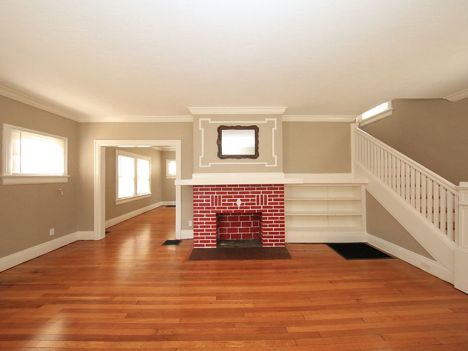 1st image of 65 Knecht Dr