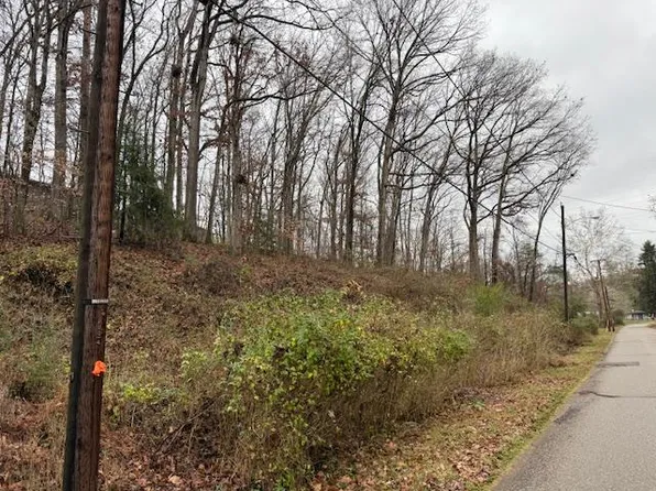 Autumn Dr, Dunbar, WV 25064