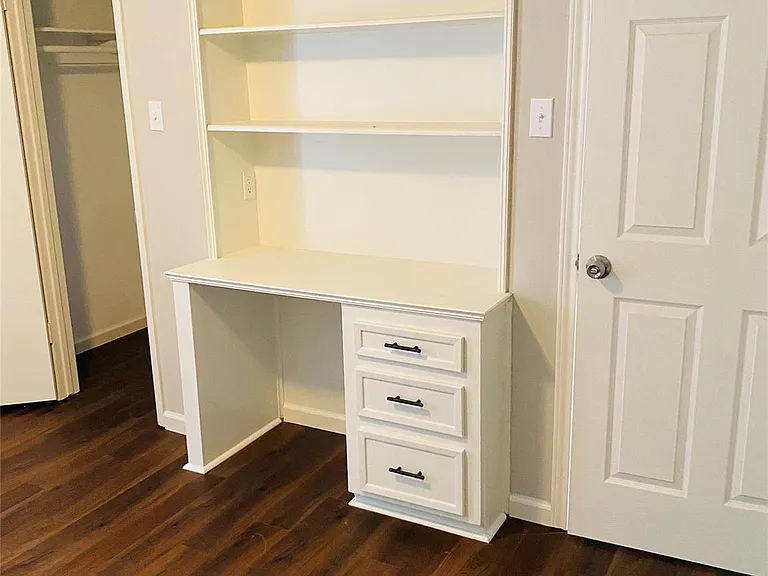 2819 Colony Dr — Photo 11