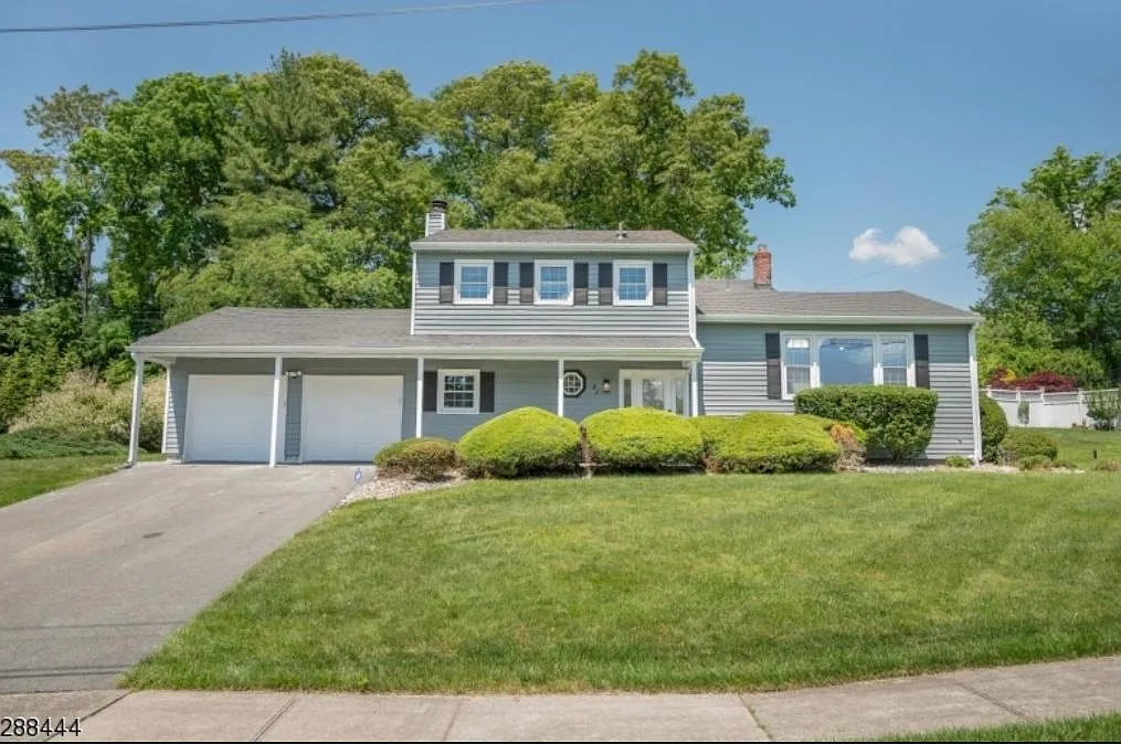 31 Harwood Pl — Photo 1