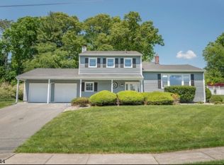 31 Harwood Pl, Wayne, NJ 07470