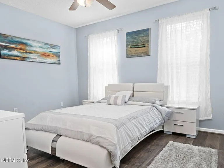 425 Oak Pond Dr — Photo 23