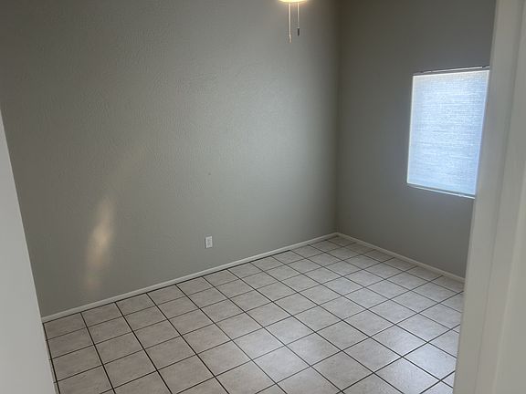 4th image of 2025 S Forest Ave #2