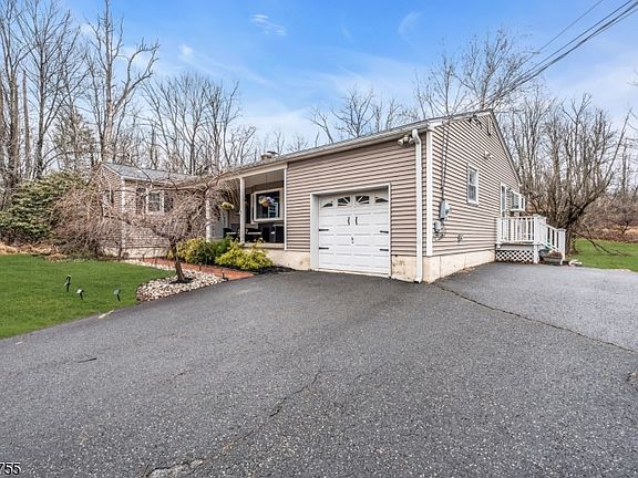 4th image of 206 Pleasant Run Rd