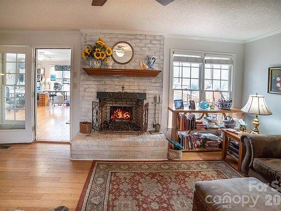 4th image of 106 Pinebark Ct