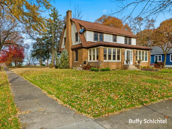 1972 Miner Ave, Muskegon, MI 49441