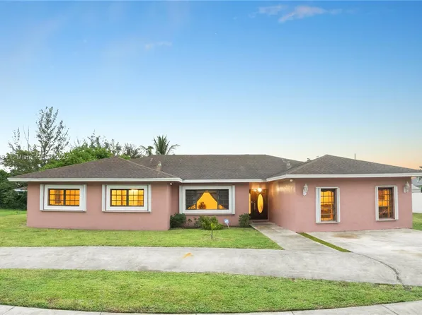 15675 NW 39th Pl, Miami Gardens, FL 33054