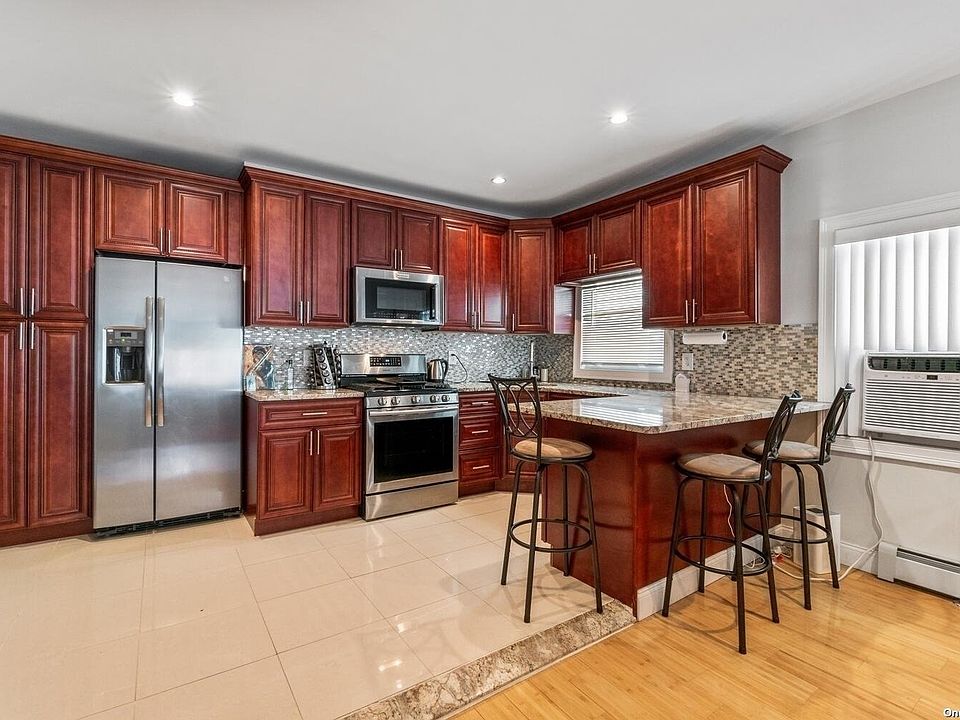 1st image of 179-16 90th Ave #2