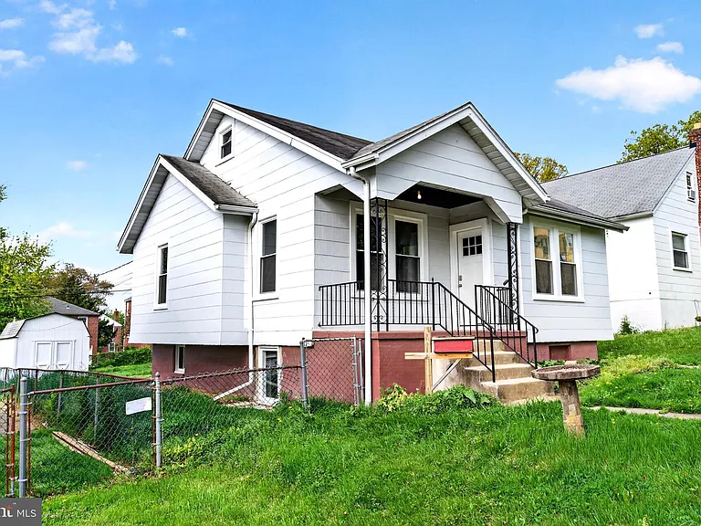 29 W Elm Ave — Photo 34