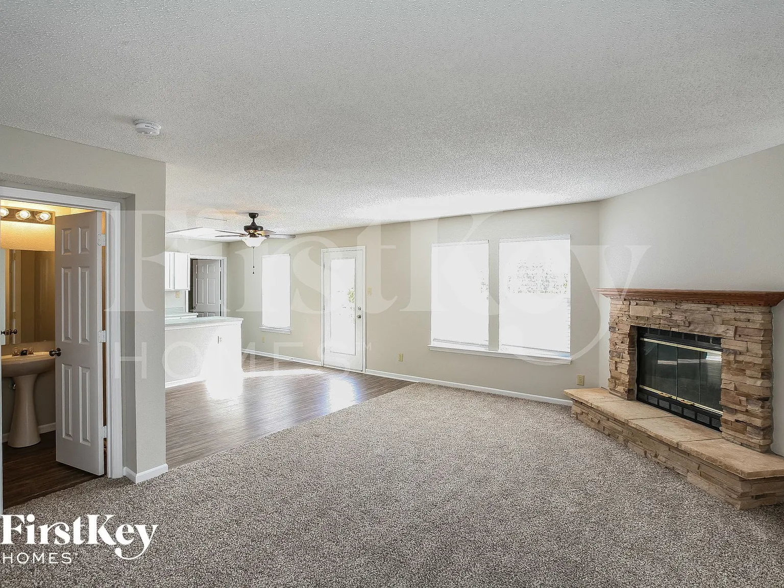 3 bed, 2.5 bath, 2108 sqft, $2,440 — Photo 4