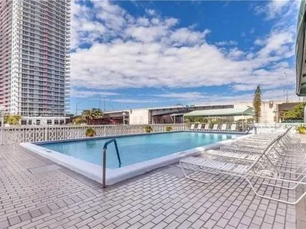 1817 S Ocean Dr APT 426, Hallandale, FL 33009