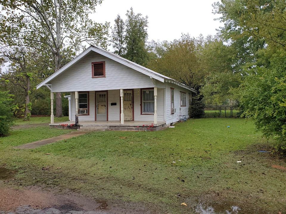 1st image of 702 W McAlester St