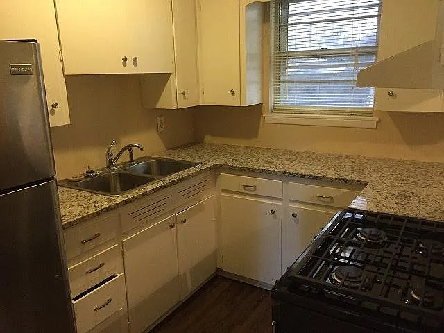2100 Kavanaugh Blvd #A — Photo 5