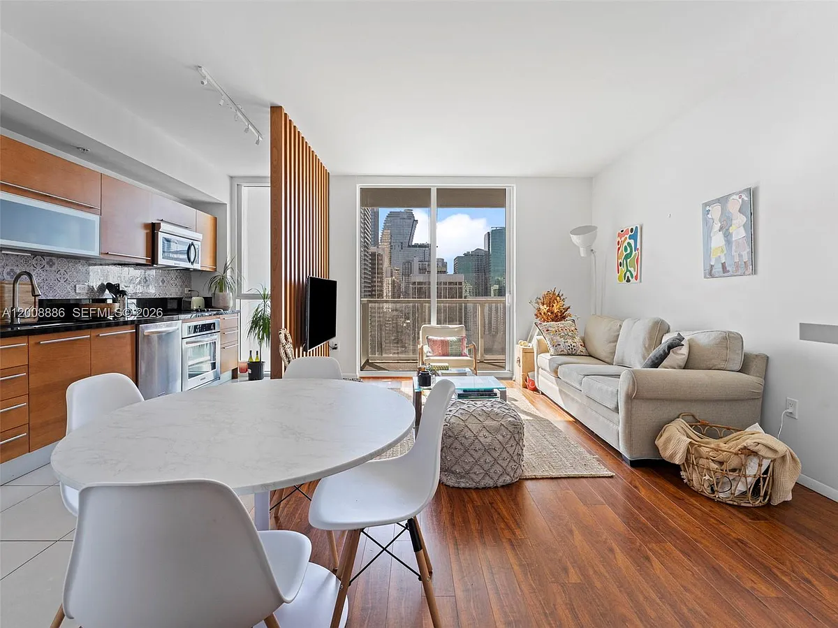 Building Photo - 244 Biscayne Blvd #3105