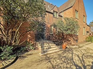 5734 W Woodland Rd, Pittsburgh, PA 15232