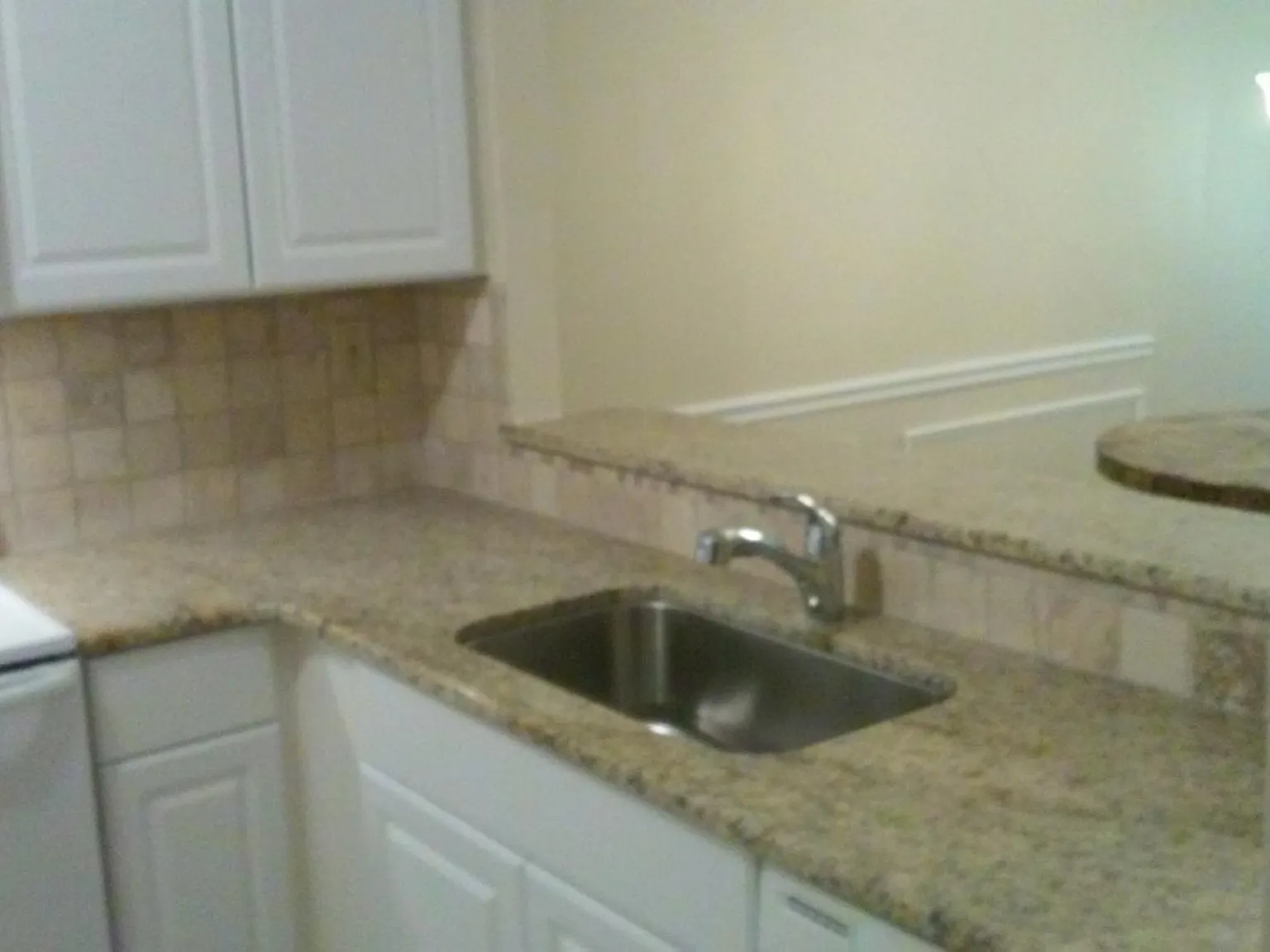 3 bed, 1000 sqft, $700 — Photo 4