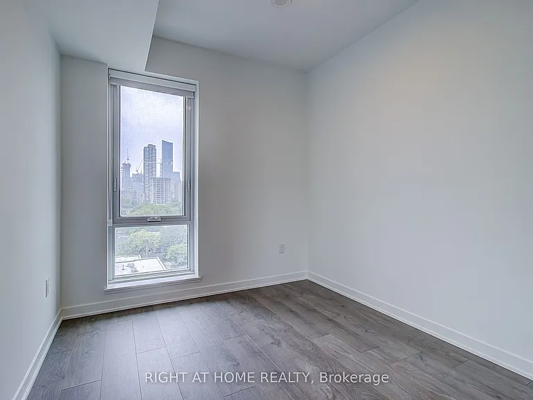 10 Oak St #907 — Photo 10