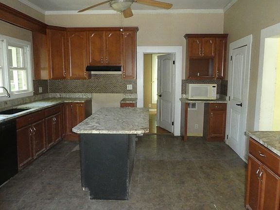 4th image of 518 W Douglas Ave