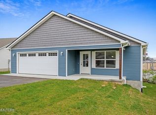 168 Sky View Meadow Dr, Crossville, TN 38555