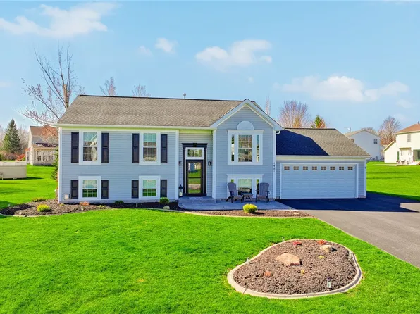 1481 Bowling Green Dr, Webster, NY 14580