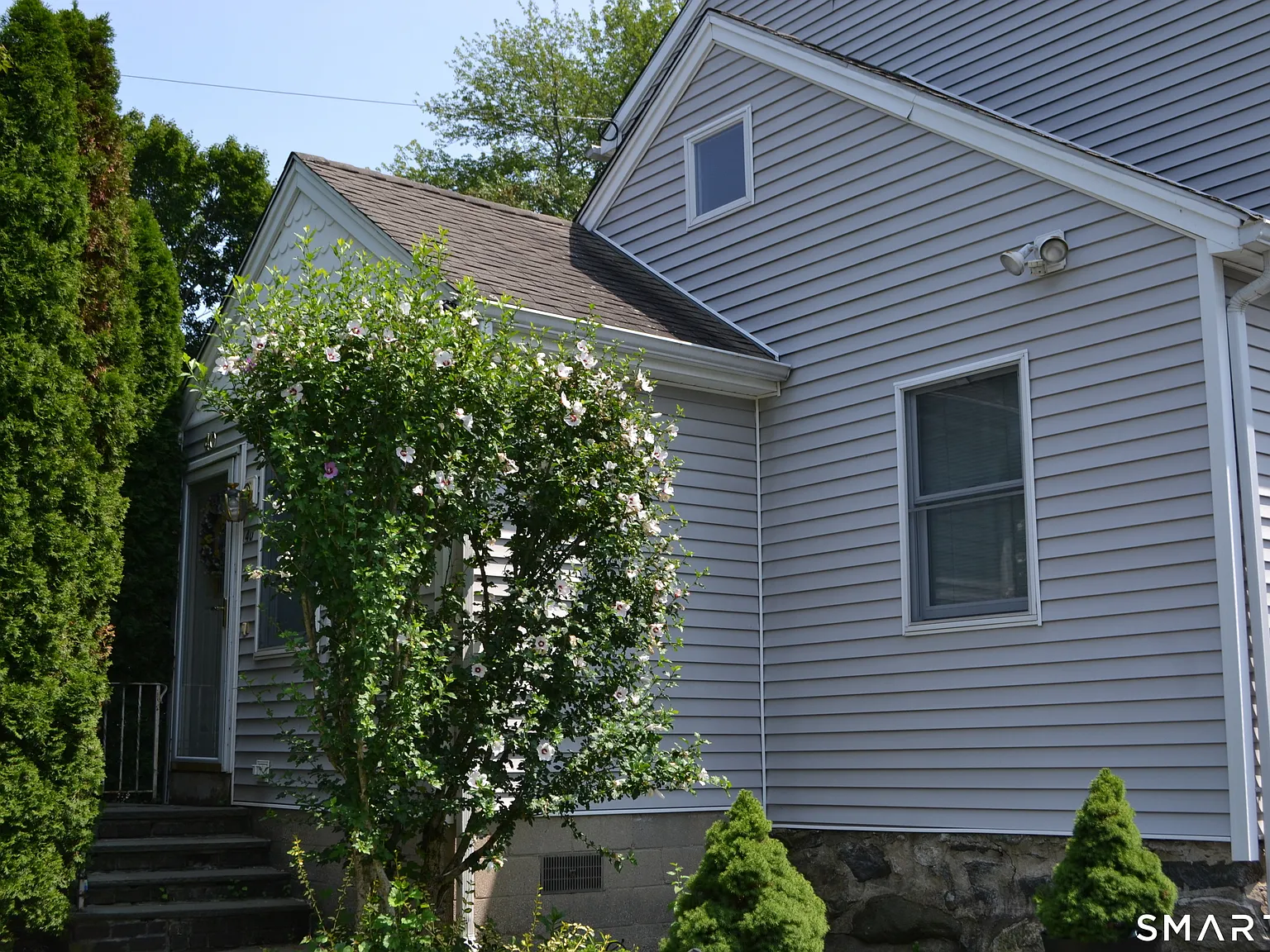 5 bed, 2.5 bath, 2538 sqft, $4,800 — Photo 2