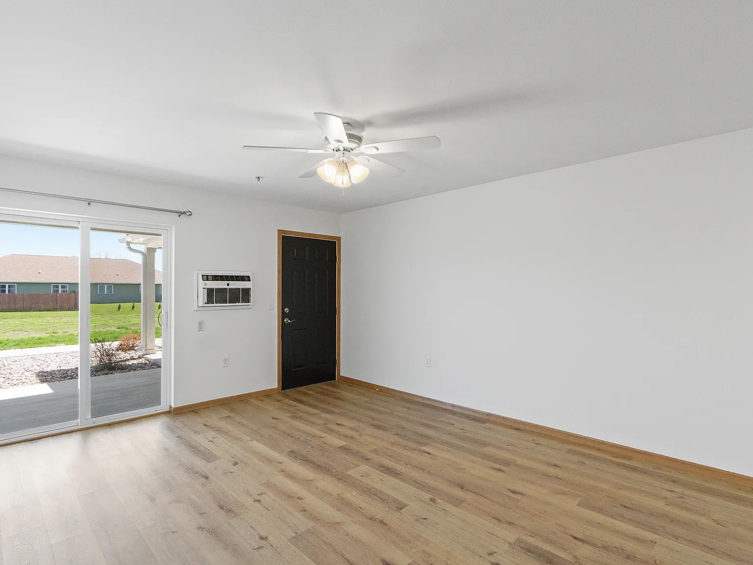 Carver Flats - 304 — Photo 3