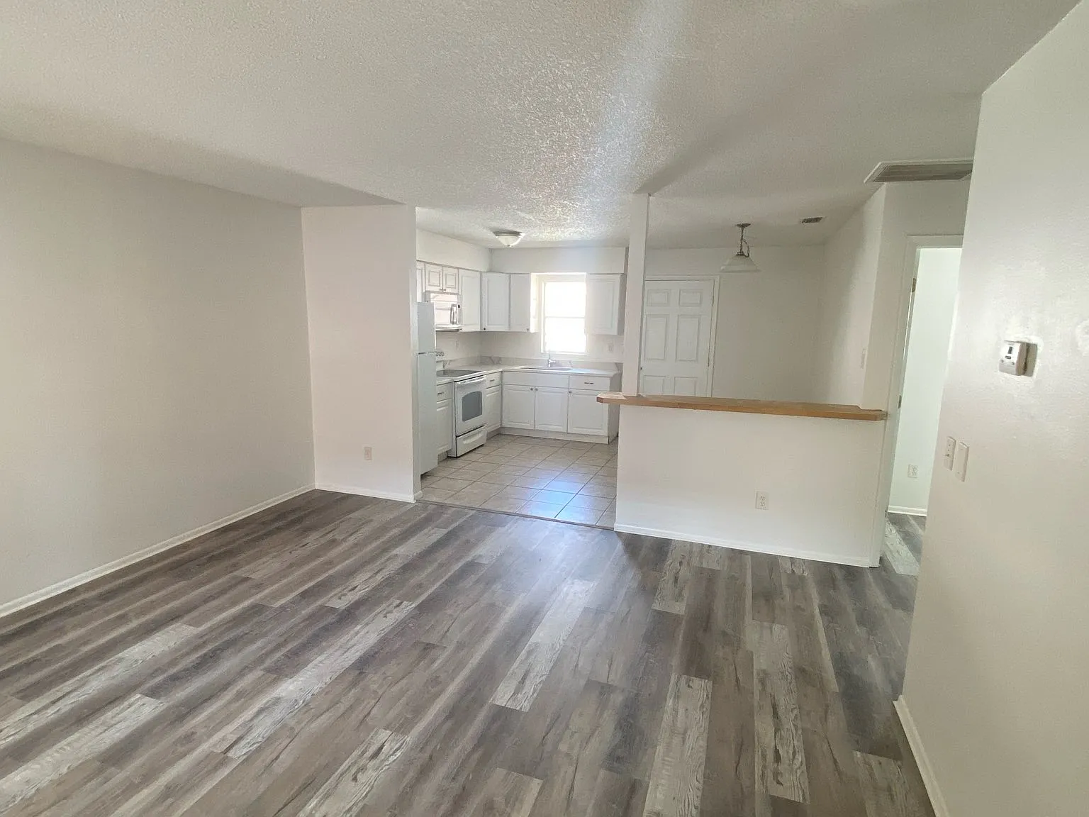 1050 Indiana Ave — Photo 2