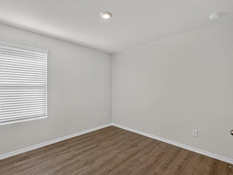 1121 Southfield Dr — Photo 13