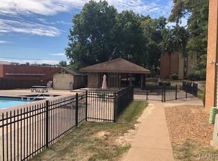 9 Fairways Cir APT A, Saint Charles, MO 63303