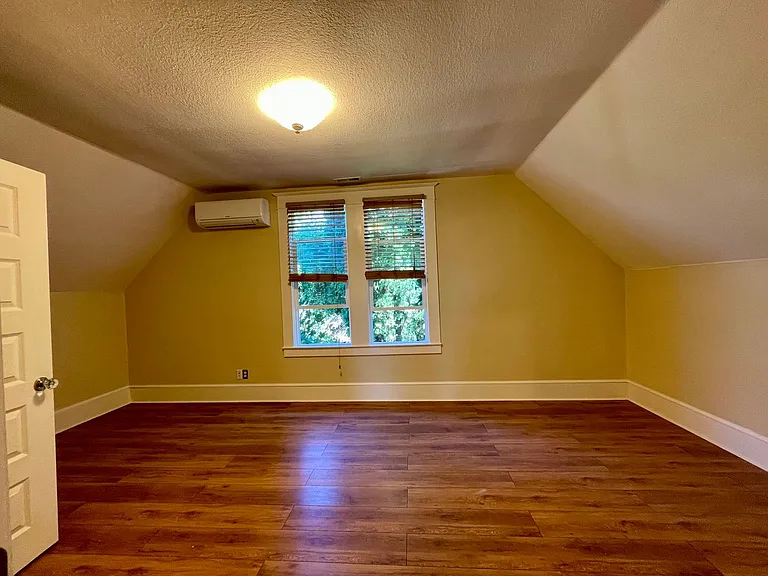 121 NE Mason St — Photo 18