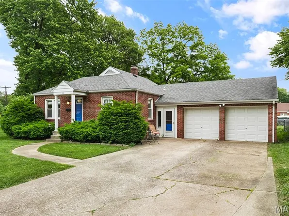 100 S Crown Dr, Collinsville, IL 62234