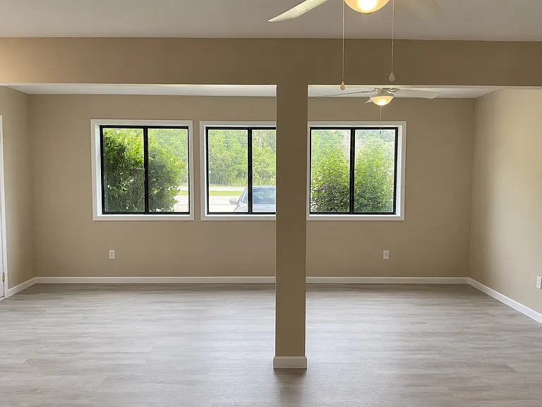 1750 Jonathan Creek Rd #B — Photo 3