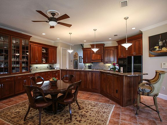 5th image of 82 Island Estates Pkwy