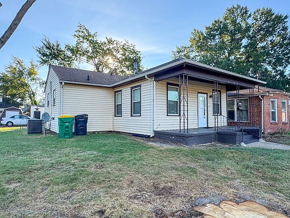 2nd image of 313 N 8th Ave