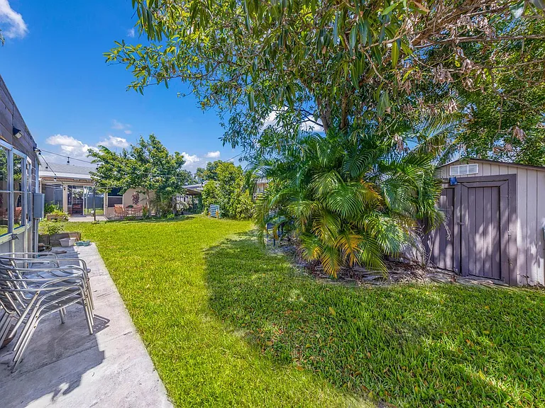 2326 Harding St — Photo 34