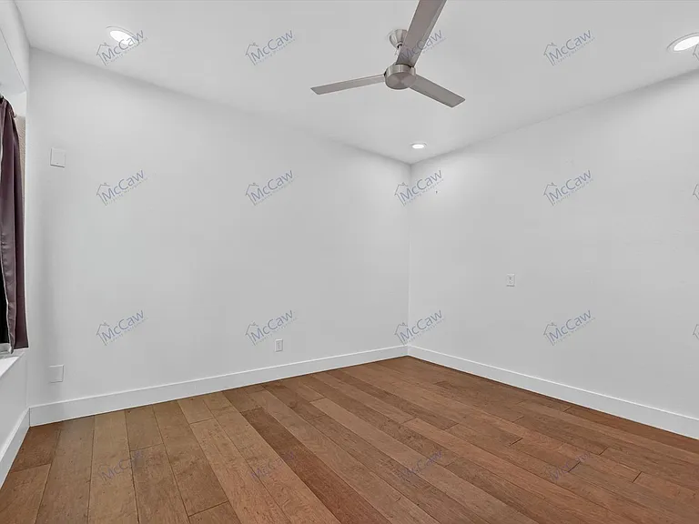 4413 Roseland Ave — Photo 9