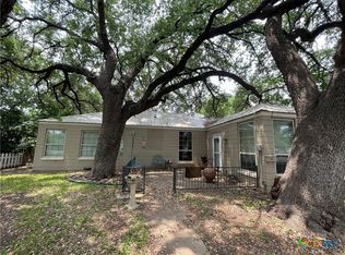 308 N Broad St, Lampasas, TX 76550