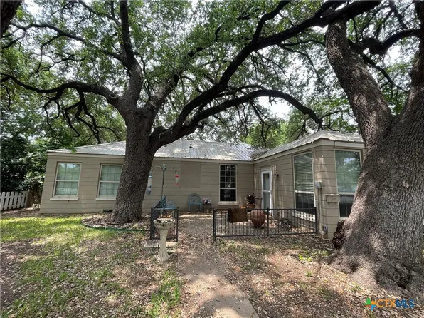 308 N Broad St, Lampasas, TX 76550