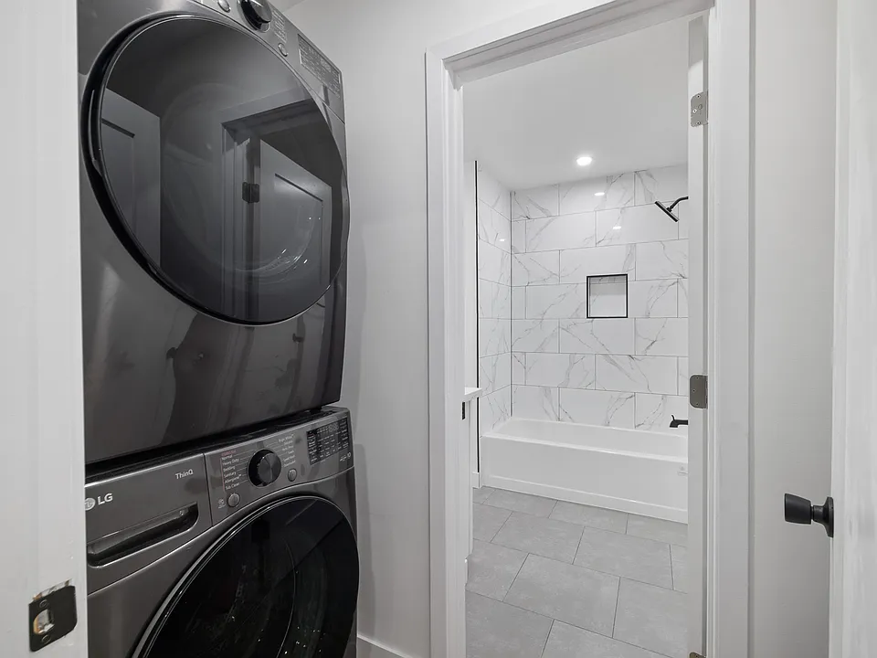 In Unit Washer and Dryer (2 Bedrooms)