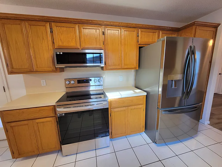 2704 Amherst Ave — Photo 18
