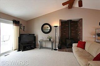 5th image of 2607 Thorn Creek St SE
