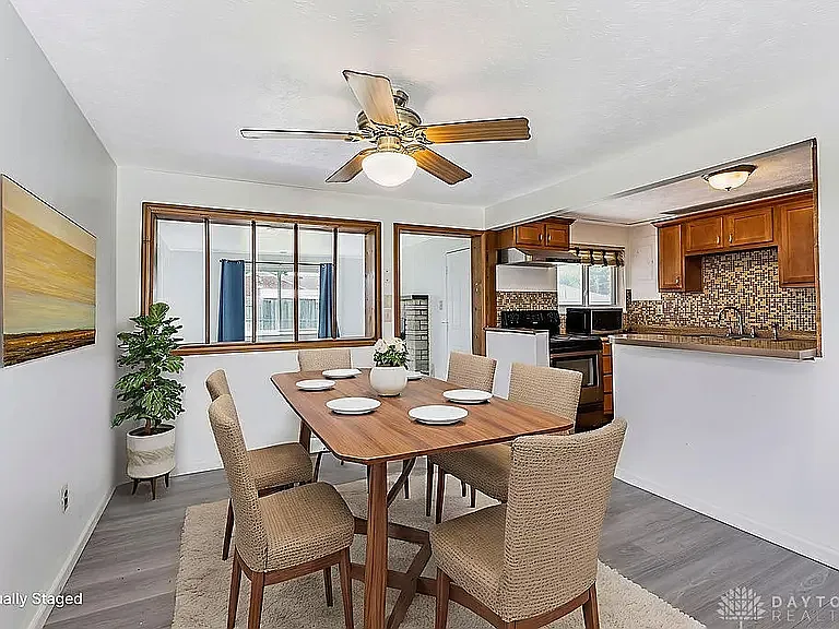 2090 Mattis Dr — Photo 23