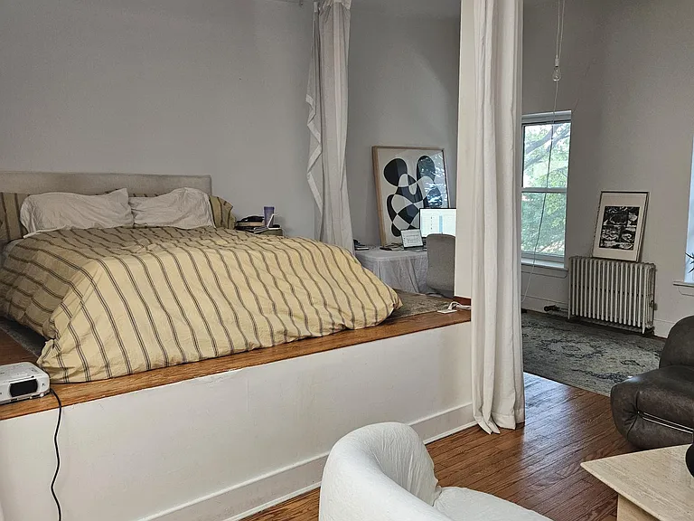 530 Court St #2 — Photo 6