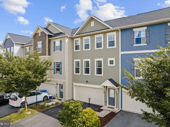 104 Rotunda Dr, Stephenson, VA 22656
