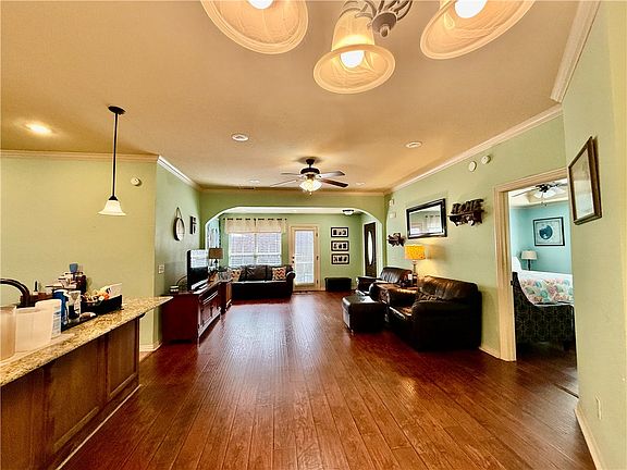 4th image of 3106 SW Warberry Ave