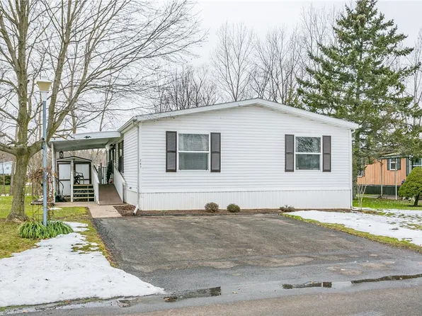 247 Sunset Dr, Holley, NY 14470