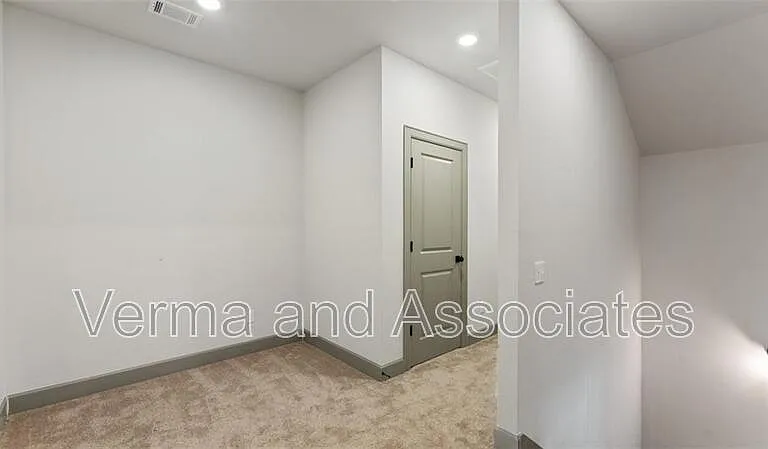 1221 Mammoth St — Photo 24