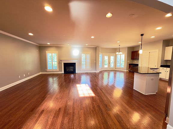 3rd image of 1731 Players Mill Rd