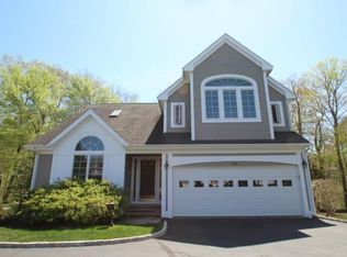 101 Hilary Cir #101, Fairfield, CT 06432