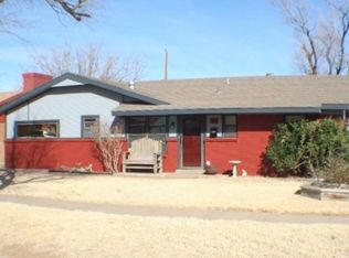 1310 Navajo Trl, Plainview, TX 79072